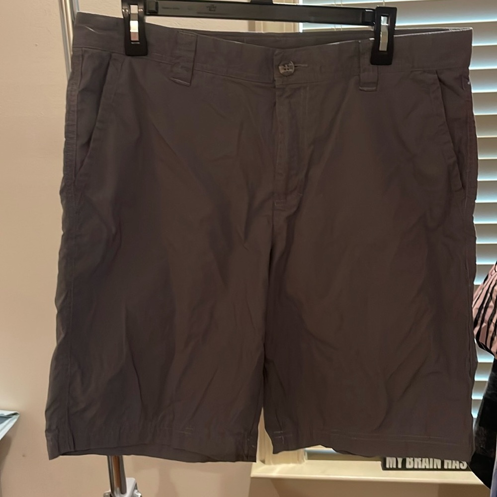 Columbia Gray Shorts Men 34W Pockets Bermuda 9" Casual Cotton Outdoor Hiking